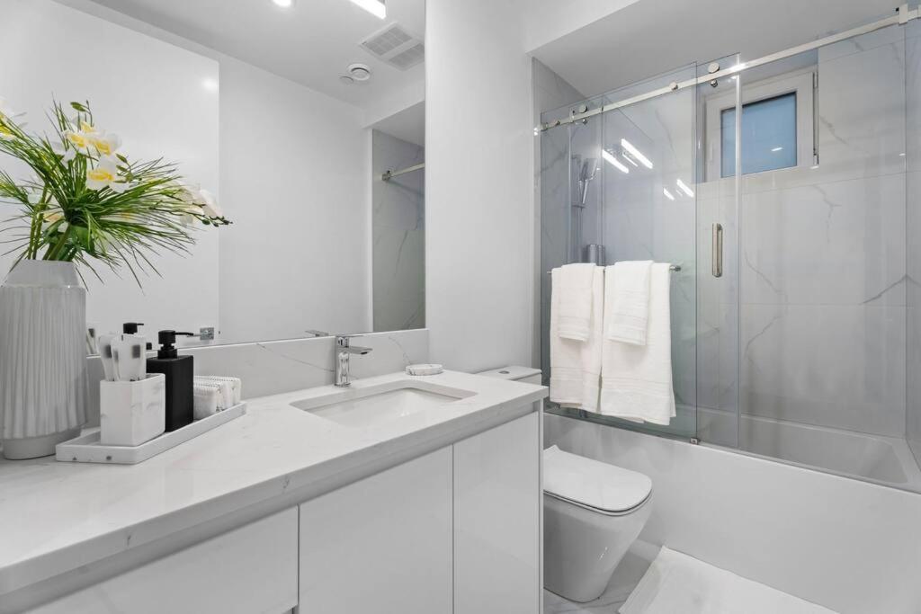 Brand New 2 Bedroom Point Grey Getaway Vancouver Exterior photo