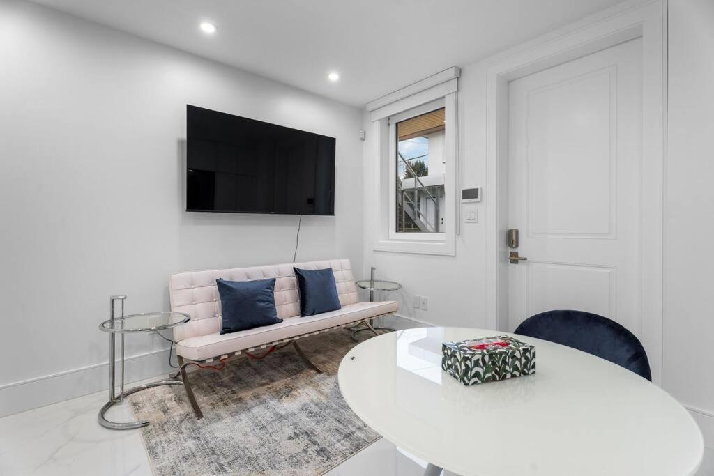 Brand New 2 Bedroom Point Grey Getaway Vancouver Exterior photo