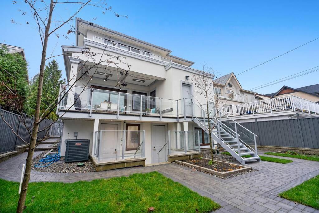 Brand New 2 Bedroom Point Grey Getaway Vancouver Exterior photo